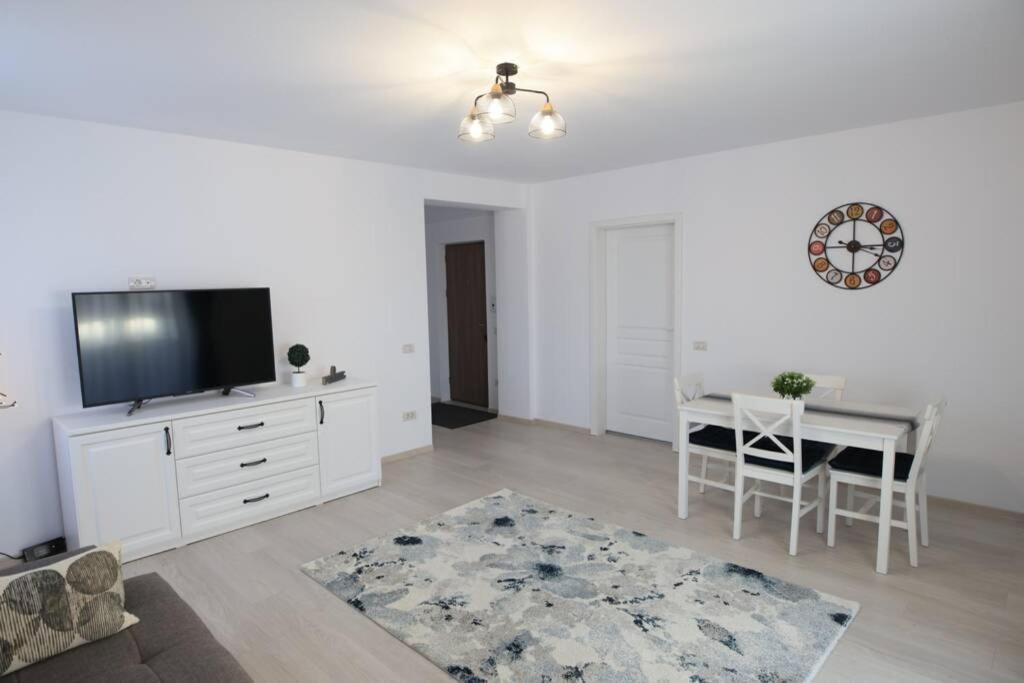 White Apartment Gura Humorului, Bucovina, Voronet Dış mekan fotoğraf