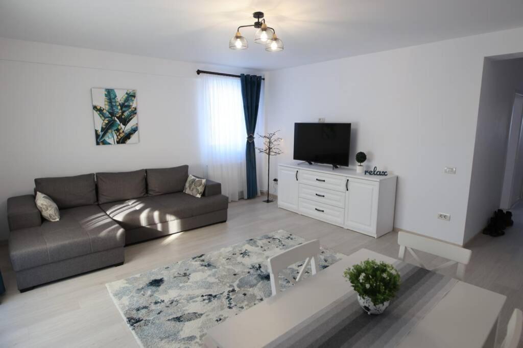 White Apartment Gura Humorului, Bucovina, Voronet Dış mekan fotoğraf