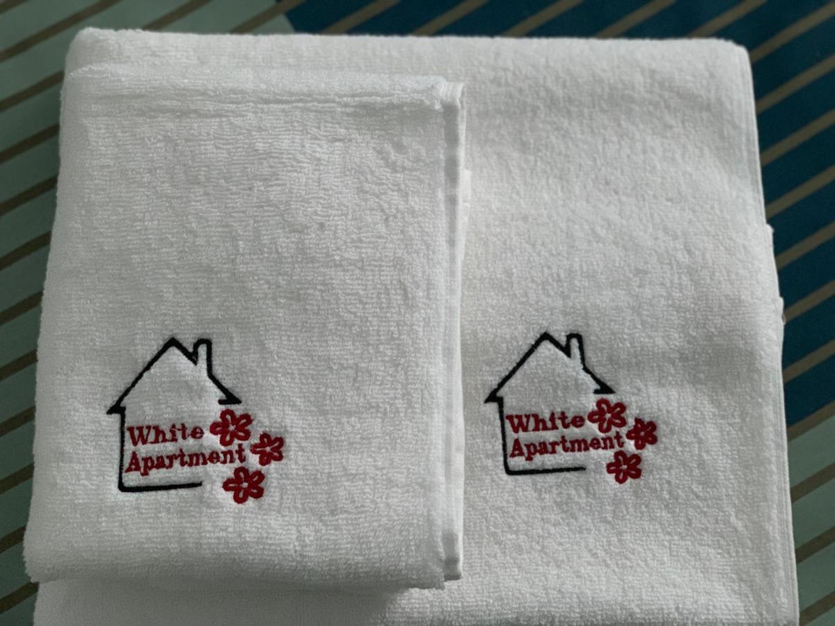 White Apartment Gura Humorului, Bucovina, Voronet Dış mekan fotoğraf